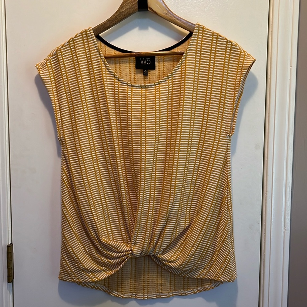 Mustard yellow and white twist front cap sleeve top.